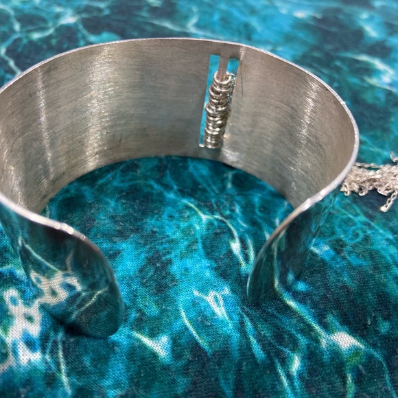 Sterling silver broad bangle - Picture 3 of 8